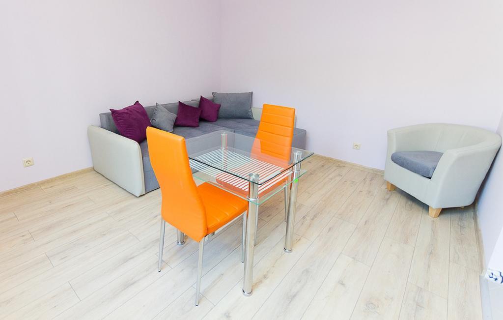 Ecolive Aparthotel Рига Стая снимка