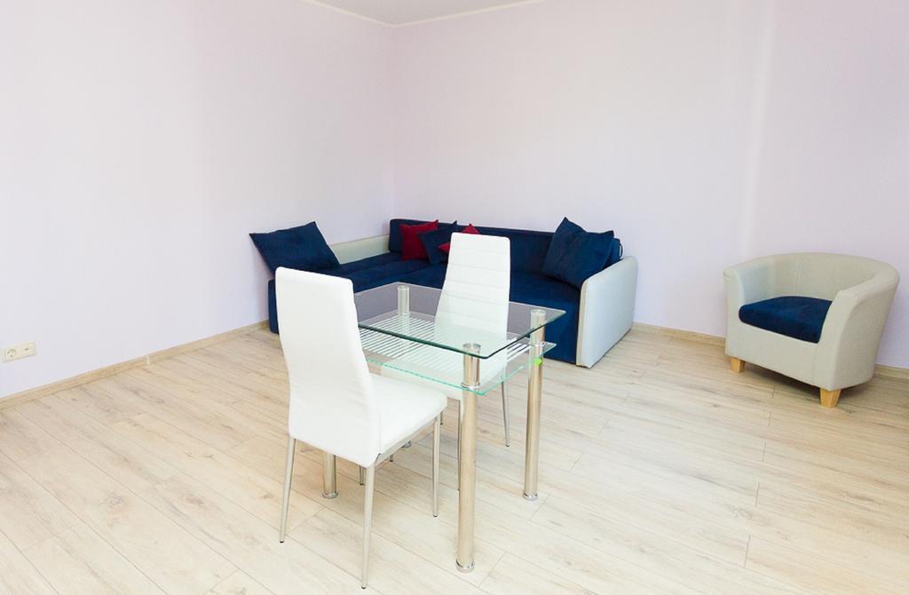 Ecolive Aparthotel Рига Стая снимка
